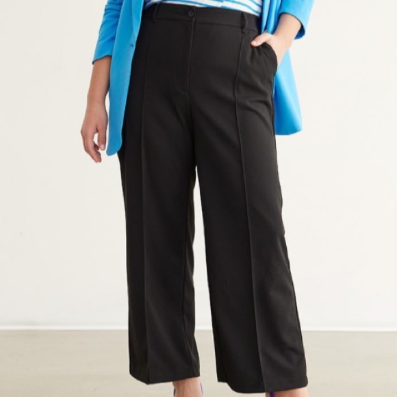 Reitmans Pants - REITMANS black wide leg pants. Light weight, pockets-14